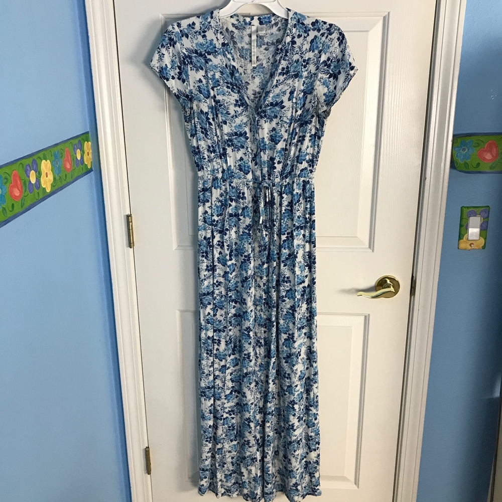 LC Lauren Conrad Floral Blue and White Dress